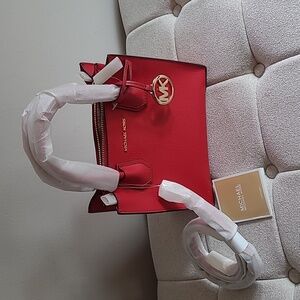 Michael Kors Mercer MD Messenger Bright Red leather